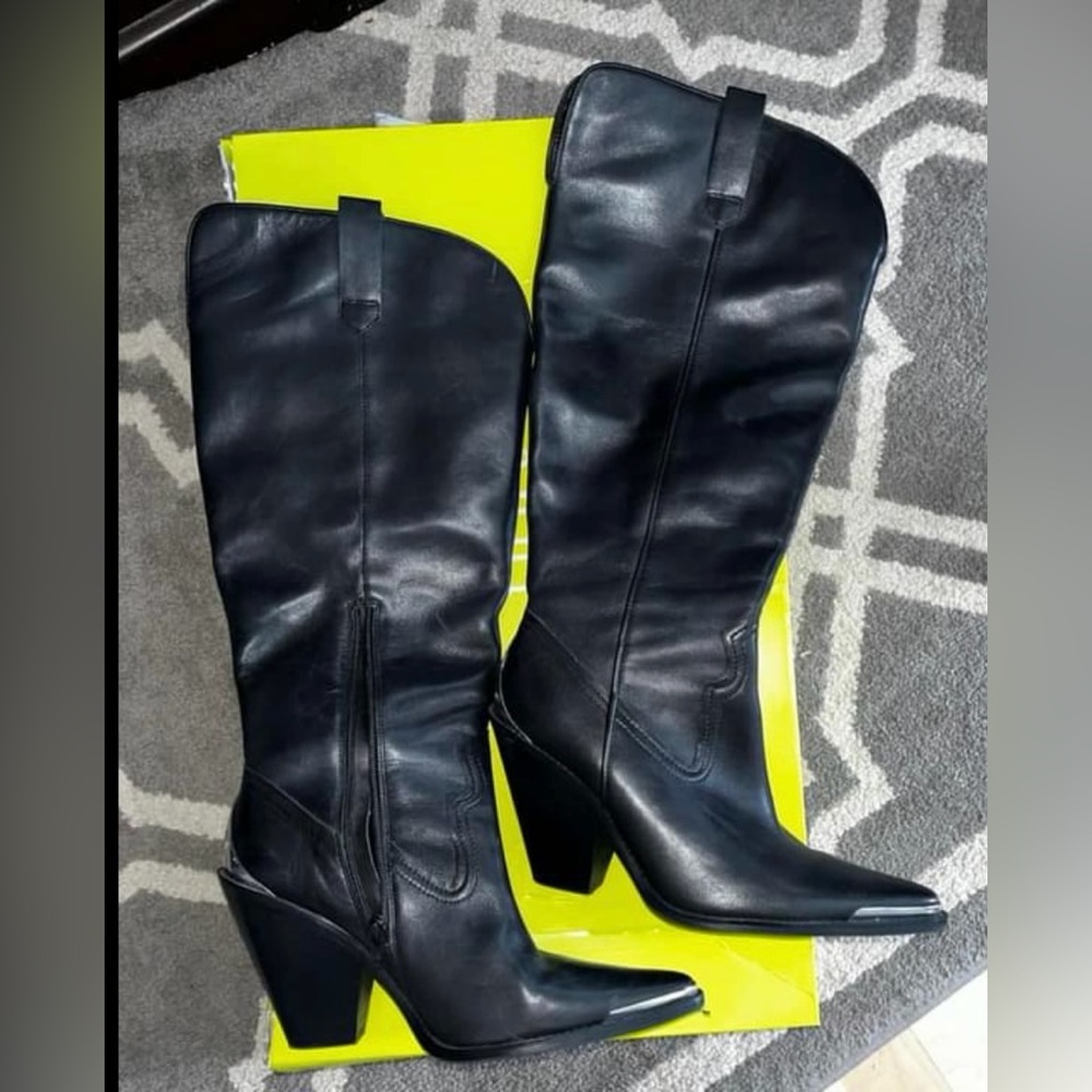 Gianni Bini Black Heeled Boots
